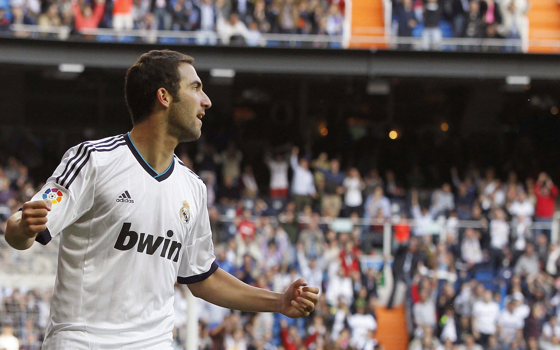 独行侠拿下广东队，德罗赞成为关键先生，当NBA球星在CBA赛场投下震撼弹