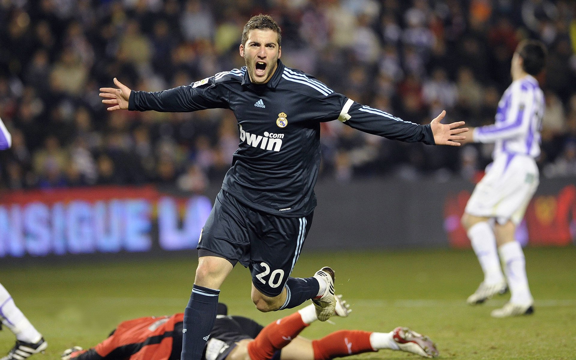 开云体育下载-世界排名争夺战焦点战，拉齐奥终结韩国足球新星的崛起之路